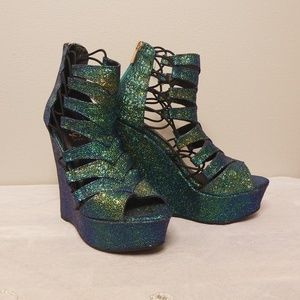 Rouge wedges multicolored teal size 9